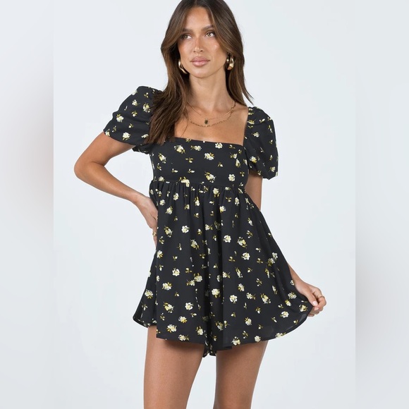 Princess Polly Pants - Princess Polly Lorna Floral Romper Playsuit NWT!